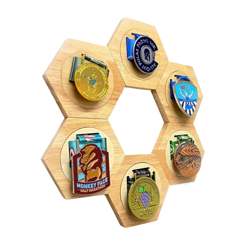 Houten medaille-displaystandaa - Aquatic Sports Hat recensie en prijs